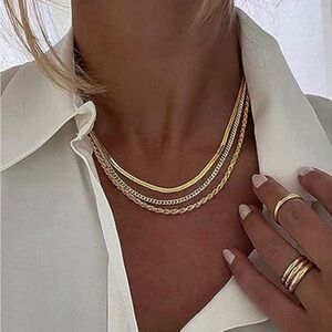 FLAT SNAKE BONE NECKLACE MULTILAYERED